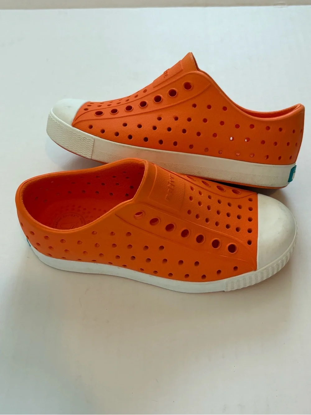Native Jefferson Kids Slip-On Shoes in Orange Size 11